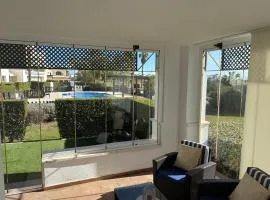APARTAMENTO DE LUJO EN PLANTA BAJA CON PISCINA EN LA TORRE GoLF RESORT
