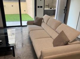 אחוזת בר אילן עם גקוזי יש בדירה ממד, hotel s vířivkou v destinaci Qiryat Motzkin