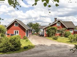 Stuga nära Ullared Mitt i Åkulla bokskogar, hotel v destinaci Rolfstorp