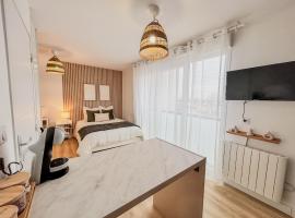 Studio Cosy idéalement situé, hotell sihtkohas Décines-Charpieu