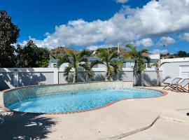 Coamo에 위치한 호텔 Beautiful and large with private pool and solar panels