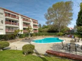 La Costa Condo Pool BBQ Gated Parking