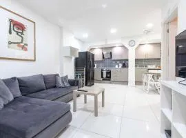 2BR, 2 Bath near Heathrow & Elizabeth Line