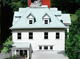 Summer Street Guest House, guest house in Buffalo