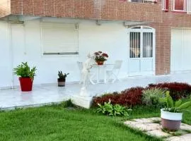 Studio confortable aux Abymes, 28 m², proche des plages.