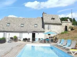 Villa spacieuse à Vieillevie avec piscine privée - 180 m²