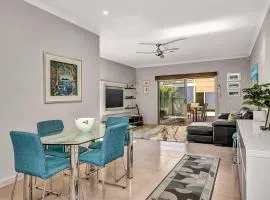 Relaxing Getaway Steps from Grange Beach
