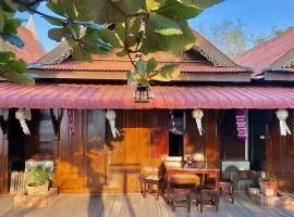Ruenton Resort เรือนต้น รีสอร์ท