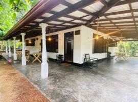Tree Shadows Villa, hotel v destinaci Weligama