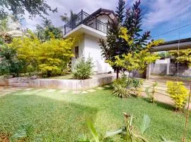 3 Bedroom Quiet Coastal House few steps from the stunning beach