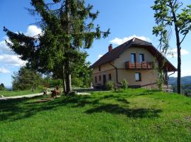 Holiday Home Razglednik, hotell sihtkohas Logatec