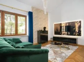 Close- Golden Villa Saska Kępa - Fully Renovated 2025