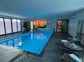 Superbe studio privée au calme avec piscine et spa