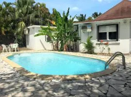 Maison accueillante à Saint-François avec piscine privée.