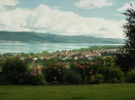 Lakeview Guesthouse with Two Bedrooms & Private Bathroom, penzion v destinaci Châtillon