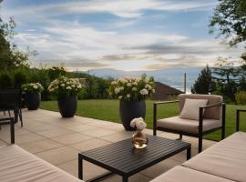 Lakeview Homestay - Private Guest Rooms & Bathroom, hotel v destinaci Châtillon