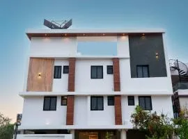 The Paradise International Hotel