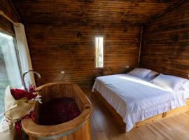 Kazerma e Cerenit, hotel v destinaci Surreli