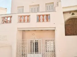 Abella Maison, Kythnos