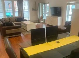 Spacious Central Penthouse Apartment With Parking