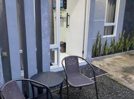 Villa Modern Minimalis Panderman Hill, ξενοδοχείο σε Tlekung