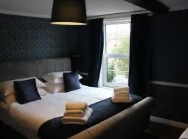 Beautiful 7 Bedroom House With Hot Tub Sleeps 14