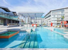 Hyatt Centric Cairo West, hotel with pools in Cairo