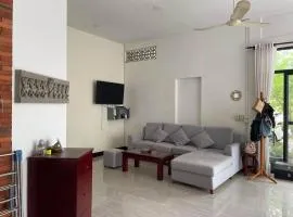 Private Room with in-suite Bathroom - Lovely House with Garden