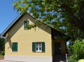 Ferienhaus Moor-Rosl: Gamlitz şehrinde bir otel
