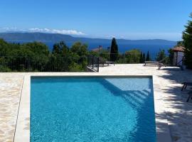 Vicani에 위치한 호텔 Villa Castelina Part II of twin house