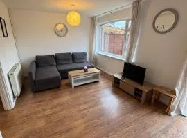 Brentford 3 Bed London Escape Parking Included
