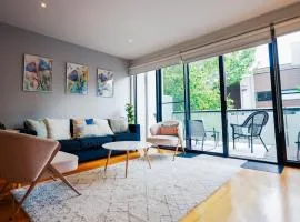 Spacious Richmond Home - Walk to MCG, Venues & CBD