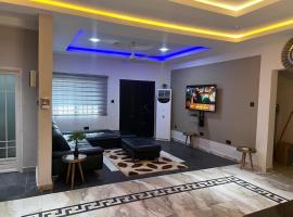 T-Roys Apartments, hotel em Acra