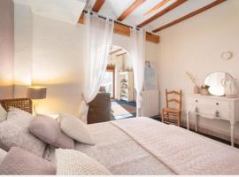 Ensueño Alojamiento Turístico, hotel a Alcublas