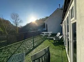 Delightful House in the Heart of the Matlocks!