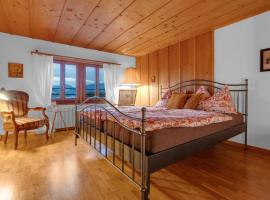 S&eacute;r&eacute;nit&eacute; Spiez, Lakeview, Chalet, casa de campo em Einigen