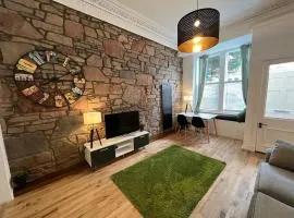 Stunning refurbished main door Marchmont apartment