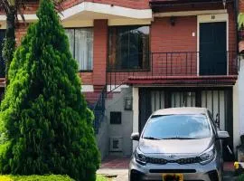 Rento casa y carro para largas estancias