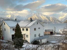 Vangsnes에 위치한 숙소 Sognefjord Gjesteheim