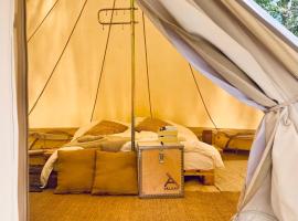 Foskvallen Lodge, glamping en S&auml;rna