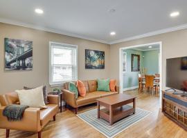 2 Mi to The Fields At RFK Campus DC Getaway, Cottage in Washington