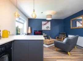 2BR Flat, Free Parking, WiFi, Smart TV