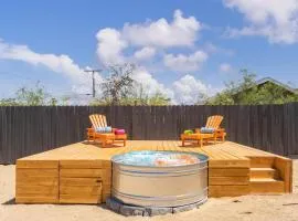 Tastefully Furnished Home Less than 10 mins to JTNP!