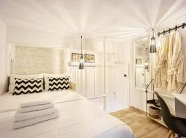 Acropolis Elegant Maisonette by LODGESPOT