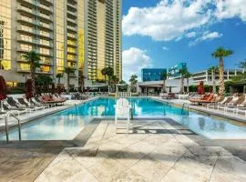 MGM Penthouse Oversize Balcony 33714
