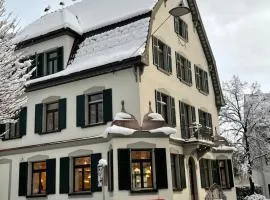 Engel Apartments