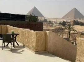 Youssef Pyrameds View INN