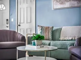 Beach Cottage with heated pool just off Siesta Key