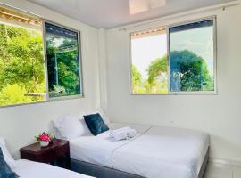 amanecer entre trinos y alas、サン・ホセ・デル・グアビアレのペット同伴可ホテル