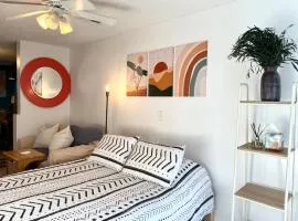 Oesta Palma's Guest House with BBQ & Beach Gear Near Downtown WBP